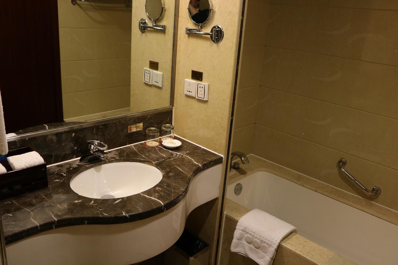 Rongjiang Hotel Jieyang Extérieur photo